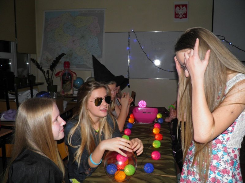 Zabawa andrzejkowo - integracyjna SP